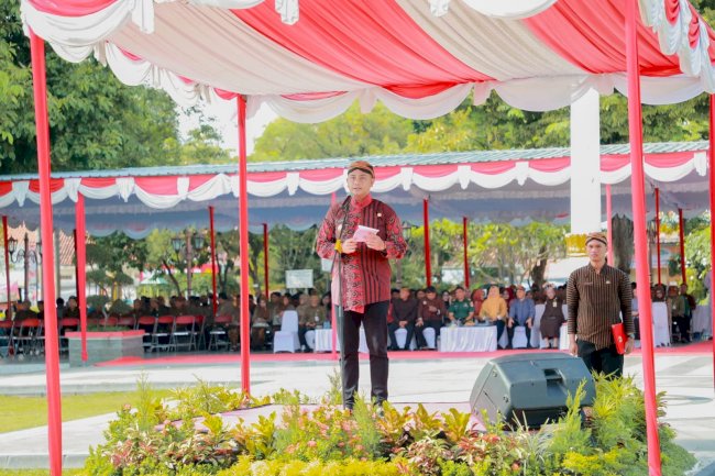 Bupati Klaten Pimpin Upacara Peringatan Hari Guru Tahun 2025 Tingkat Kabupaten Klaten 