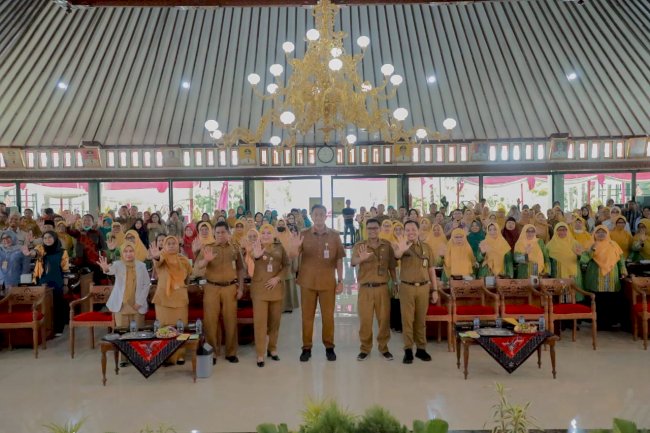 Bupati Klaten Ajak Masyarakat Waspada Penyakit Menular TBC dan Leptospirosis 