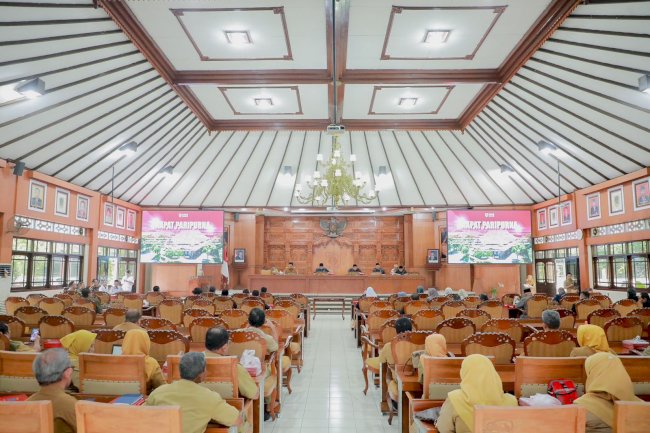 Bupati Klaten Sampaikan Jawaban atas Dua Raperda dalam Rapat Paripurna DPRD Klaten