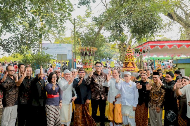 Bupati Klaten Hadiri Upacara Melasti Hari Raya Nyepi 1948 Saka di Umbul Geneng Kebonarum