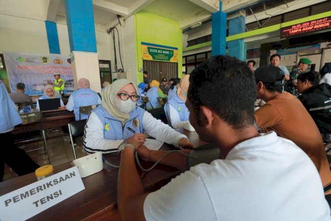 Pastikan Mudik Aman, Pemkab Klaten Periksa Kesehatan Pengemudi Bus di Terminal Ir. Soekarno
