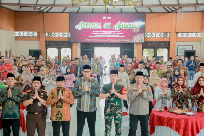 Bupati Klaten Hadiri Halal Bihalal DPRD Kabupaten Klaten untuk Mempererat Silaturahmi
