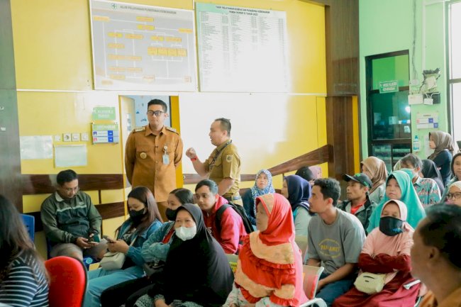 Bupati Klaten Sidak Puskesmas Kebonarum, Tekankan Peningkatan Pelayanan dan Kebersihan