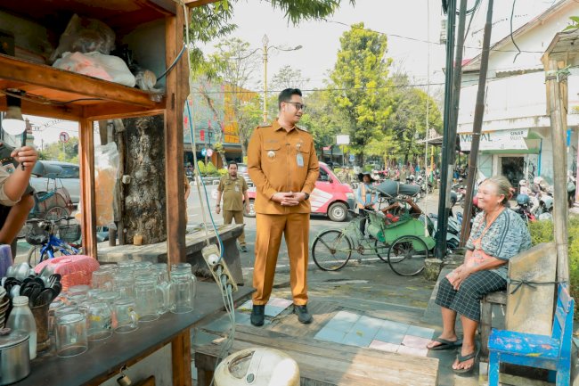 Tindaklanjuti Keluhan Masyarakat, Bupati Klaten Lakukan Penertiban PKL