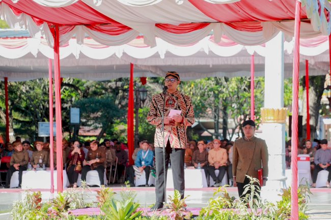 Upacara Hardiknas 2026, Pemkab Klaten Perkuat Komitmen Pendidikan Berkualitas 