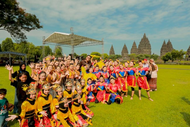 Tari Topeng Klana Tampil Memikat di Prambanan, Bupati Klaten Ajak Jaga Warisan Budaya