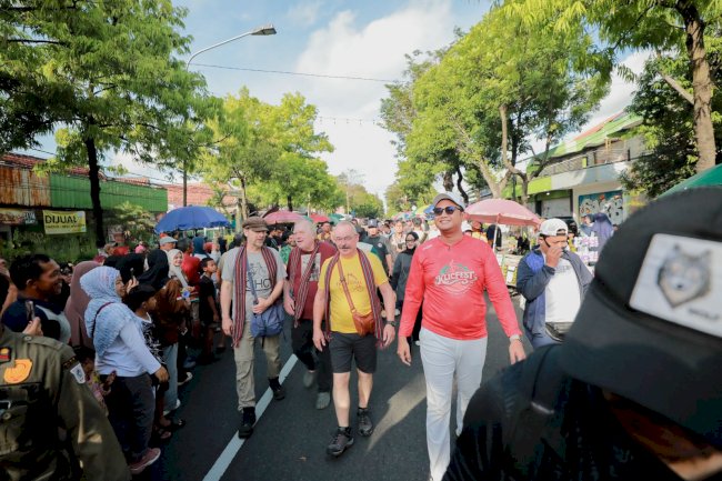 Awali KLIC Fest 2026, Bupati Klaten Ajak Delegasi Mancanegara Nikmati Morning Walking City Tour