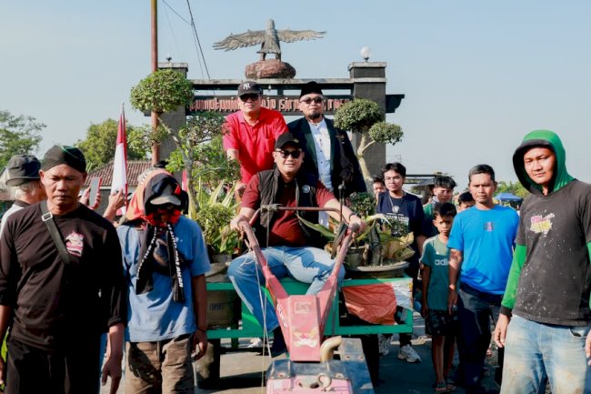 Bupati Klaten Dorong Regenerasi Petani Muda melalui Lomba Balap Traktor 