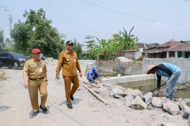 Bupati Klaten Tinjau Rehab Jaringan Irigasi D.I. Soko, Upaya Atasi Banjir
