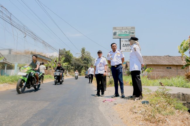 Tindak Lanjuti Aduan Masyarakat, Plt Bupati Klaten Tinjau Ruas Jalan & PJU di Krajan Jatinom