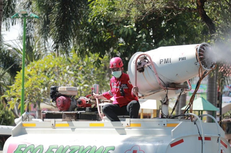 Kabupaten Klaten kembali catatkan rekor Muri dengan penyemprotan eco enzyme menggunakan 60.000 sprayer ke udara serentak