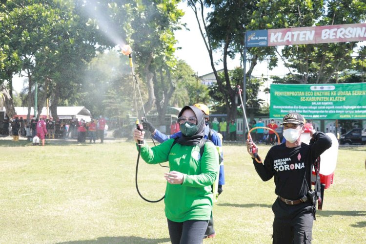 Kabupaten Klaten kembali catatkan rekor Muri dengan penyemprotan eco enzyme menggunakan 60.000 sprayer ke udara serentak