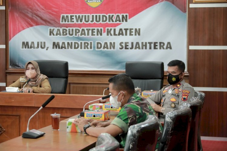 Guna menghadapi PTM Jawa Tengah, Ganjar tekankan seluruh daerah untuk percepat vaksinasi