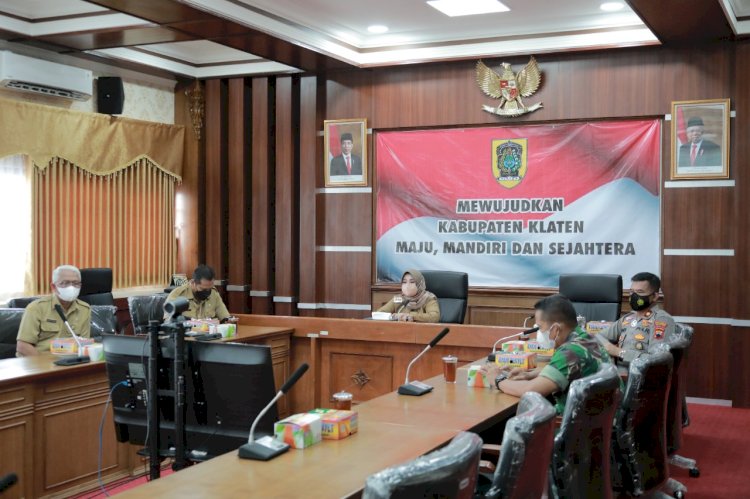 Guna menghadapi PTM Jawa Tengah, Ganjar tekankan seluruh daerah untuk percepat vaksinasi