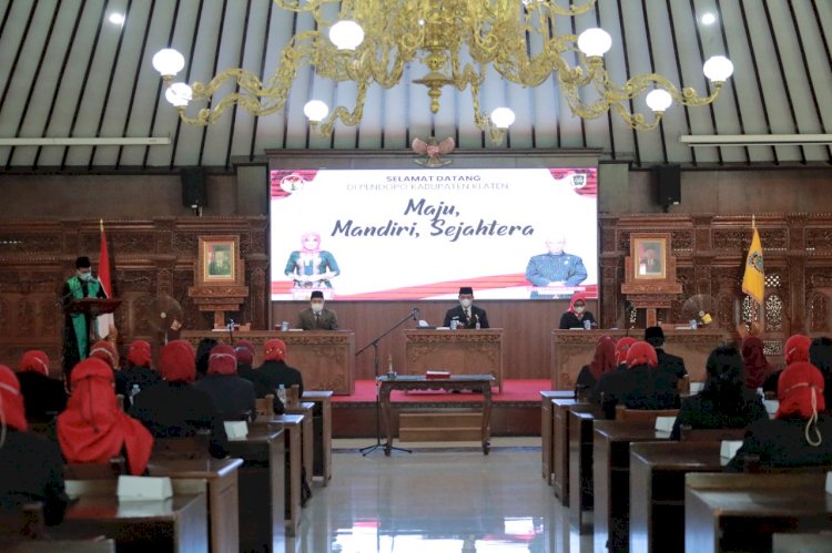 Wakil Bupati Klaten melantik 96 Pegawai Negeri Sipil dalam jabatan fungsional pertama di lingkungan Pemerintah Kabupaten Klaten