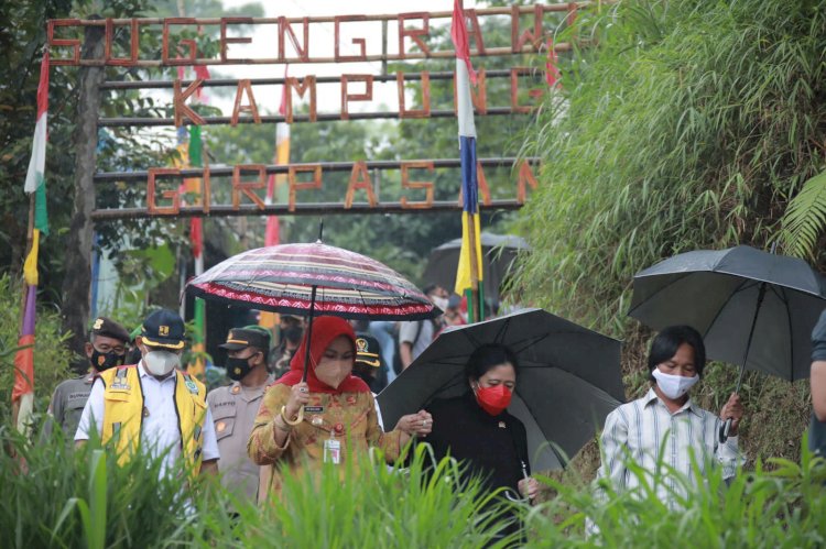 Didampingi Bupati Klaten, Ketua DPR RI Resmikan Secara Langsung Jembatan Gantung Girpasang