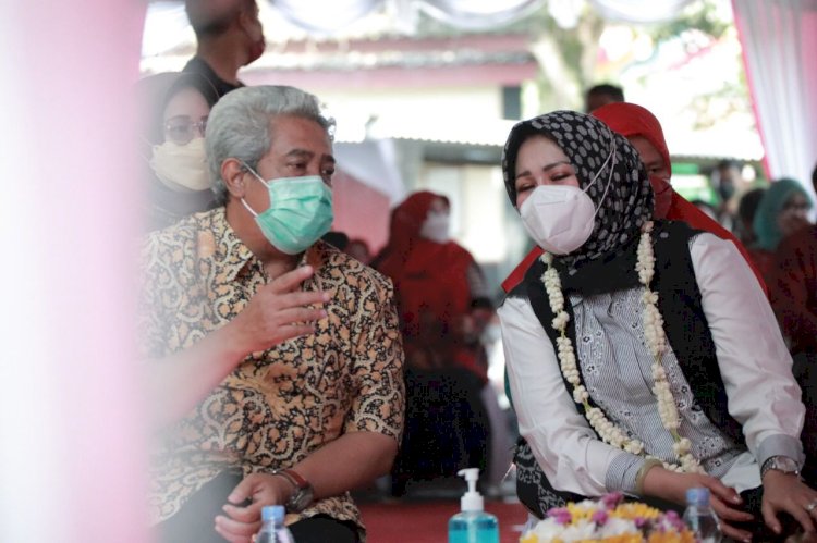 Bupati Klaten Resmikan Gedung Puskesmas Jambu Kulon Sekaligus Mencanangkan Vaksinasi Booster