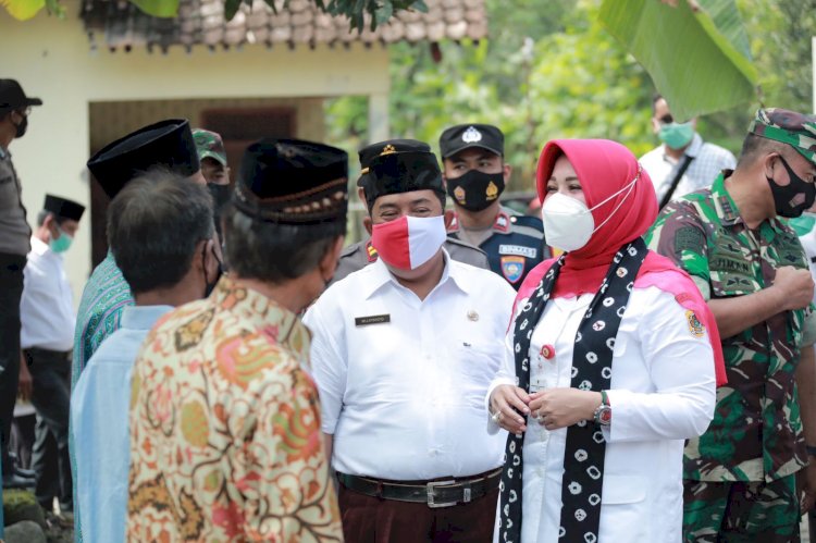 Bupati Klaten Berikan Bantuan Kepada Seorang Difabel di Manisrenggo, Klaten