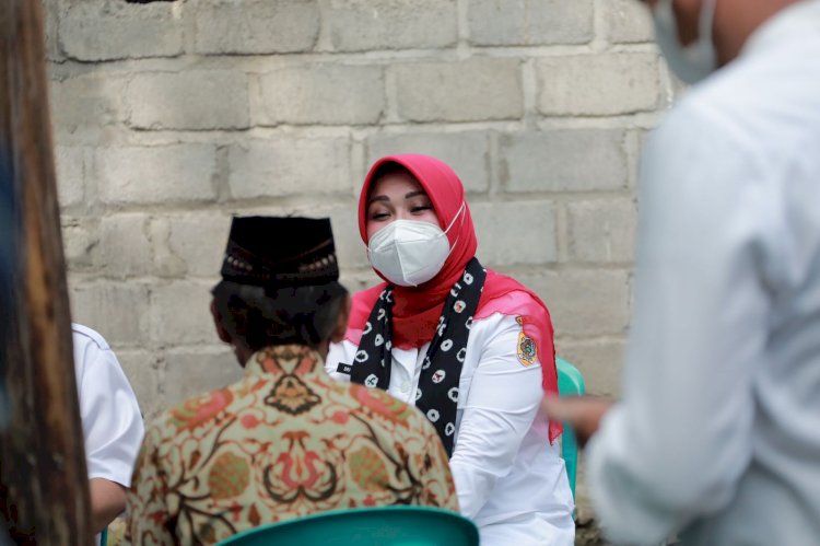 Bupati Klaten Berikan Bantuan Kepada Seorang Difabel di Manisrenggo, Klaten