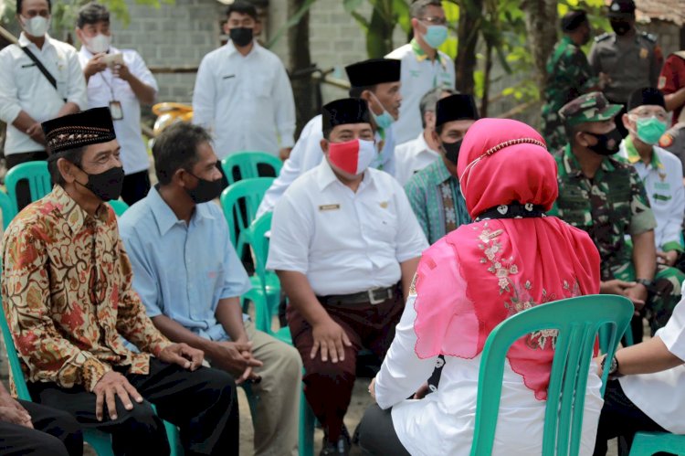 Bupati Klaten Berikan Bantuan Kepada Seorang Difabel di Manisrenggo, Klaten