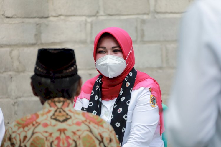 Bupati Klaten Berikan Bantuan Kepada Seorang Difabel di Manisrenggo, Klaten