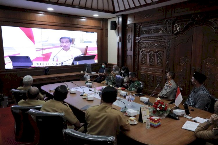 Presiden Joko Widodo Tekankan Daerah Untuk Melakukan Percepatan Vaksin dan Tingkatkan Prokes