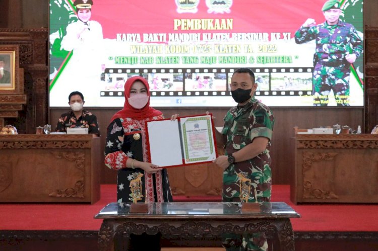 Bersama Dandim 0723 Klaten, Bupati Klaten Membuka Program Karya Bakti Mandiri Klaten Bersinar Ke XI