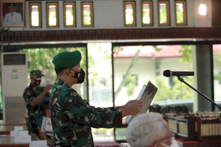 Bersama Dandim 0723 Klaten, Bupati Klaten Membuka Program Karya Bakti Mandiri Klaten Bersinar Ke XI