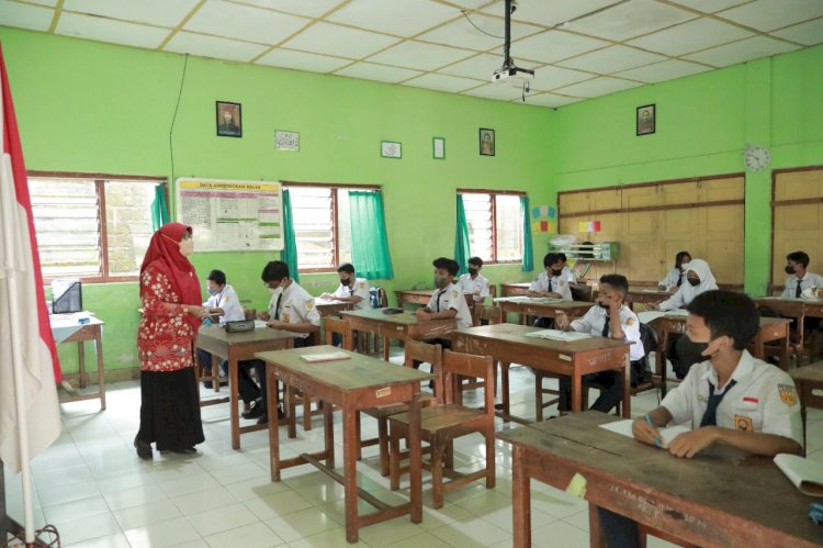 Monitoring PTM Secara Langsung, Bupati Klaten Tekankan Disiplin Prokes