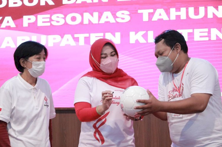 Bupati Klaten Terima Kirab Obor dari Kabupaten Boyolali dalam rangka Pekan Spesial Olimpiade Nasional SOINA 2022