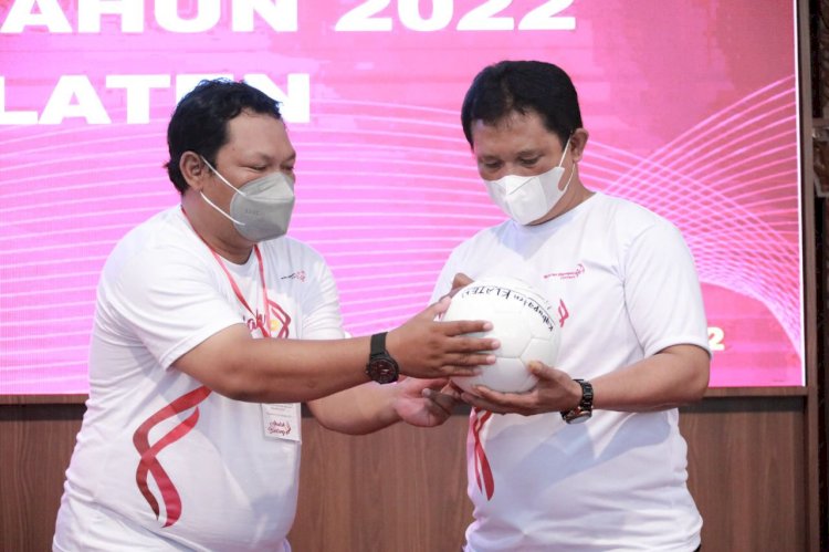 Bupati Klaten Terima Kirab Obor dari Kabupaten Boyolali dalam rangka Pekan Spesial Olimpiade Nasional SOINA 2022