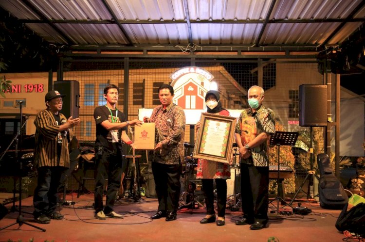 Bupati Klaten Raih Penghargaan Istimewa dari Festival Tembako Indonesia #1