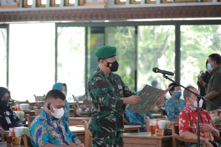 Bupati Klaten Membuka Secara Langsung Kegiatan Karya Bakti Mandiri Klaten Bersinar Ke XII