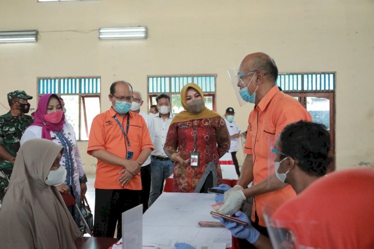 Tinjau Penyaluran BPNT Ceporan, Bupati Klaten Imbau Warga Gunakan Bantuan Untuk Pemenuhan Gizi Keluarga