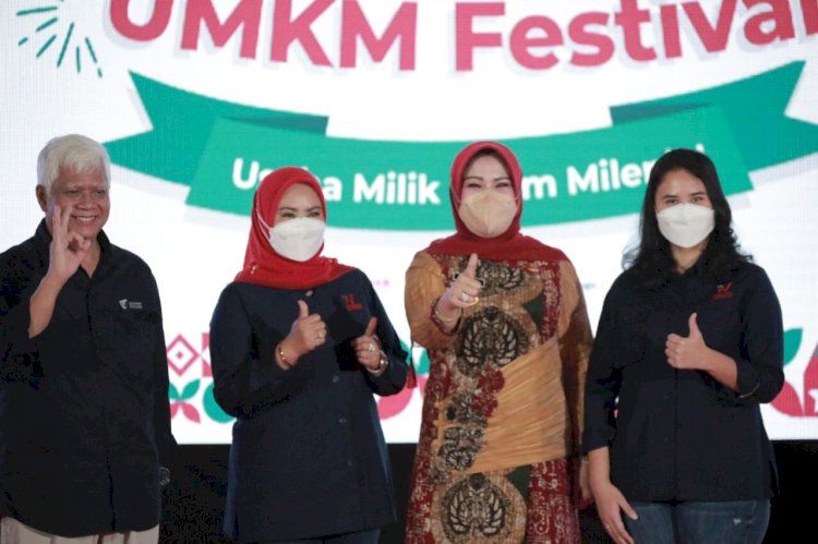 Bupati Klaten Membuka Acara UMKM Festival di Joglo Tumiyana