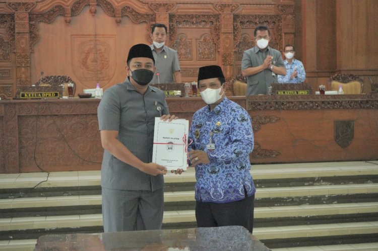 Paripurna Penjelasan LKPD 2021 dan Penyampaian Jawaban Bupati atas Pemdangan umum Fraksi-Fraksi 2 Raperda dan Pembentukan Gabungan Komisi