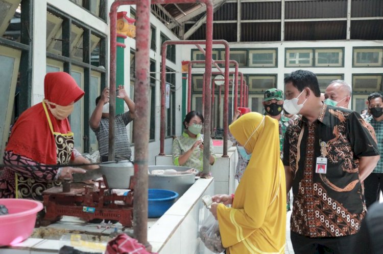 Memasuki Bulan Ramadhan, Wakil Bupati Klaten Bersama Kapolres Klaten Lakukan Sidak Pasar Tradisional