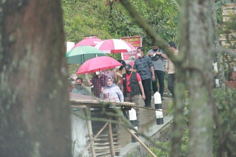 Bupati Ingin Keberadaan Warung-Warung di Girpasang Ditata Dengan Baik 