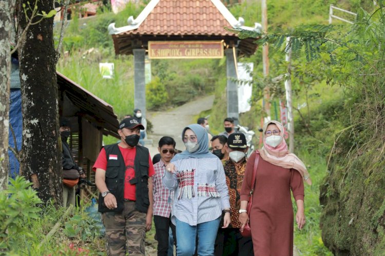 Bupati Ingin Keberadaan Warung-Warung di Girpasang Ditata Dengan Baik 