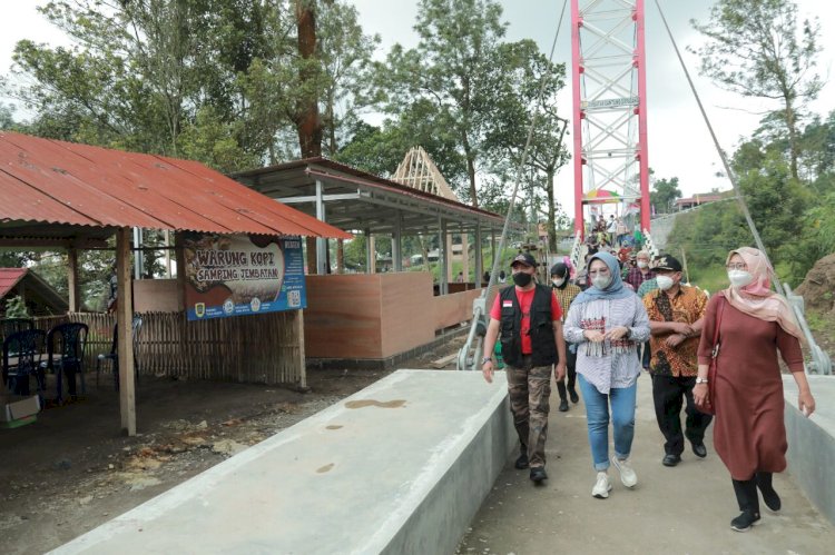 Bupati Ingin Keberadaan Warung-Warung di Girpasang Ditata Dengan Baik 