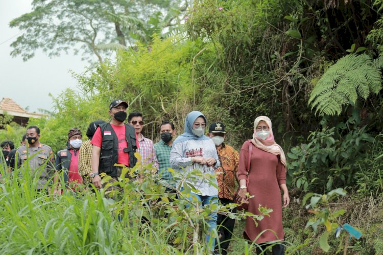 Bupati Ingin Keberadaan Warung-Warung di Girpasang Ditata Dengan Baik 