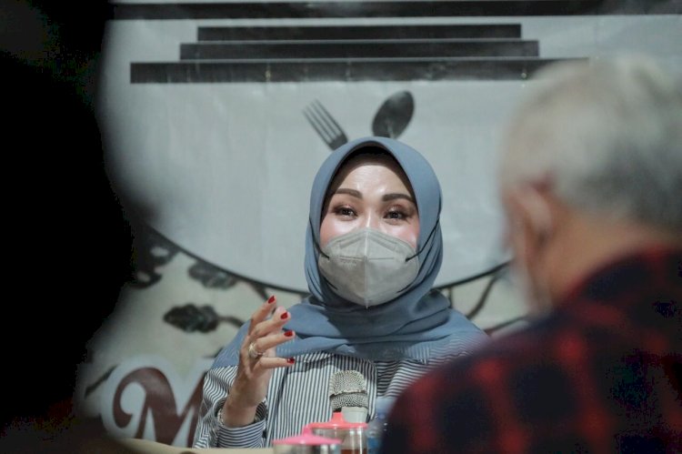 Bupati Ingin Keberadaan Warung-Warung di Girpasang Ditata Dengan Baik 