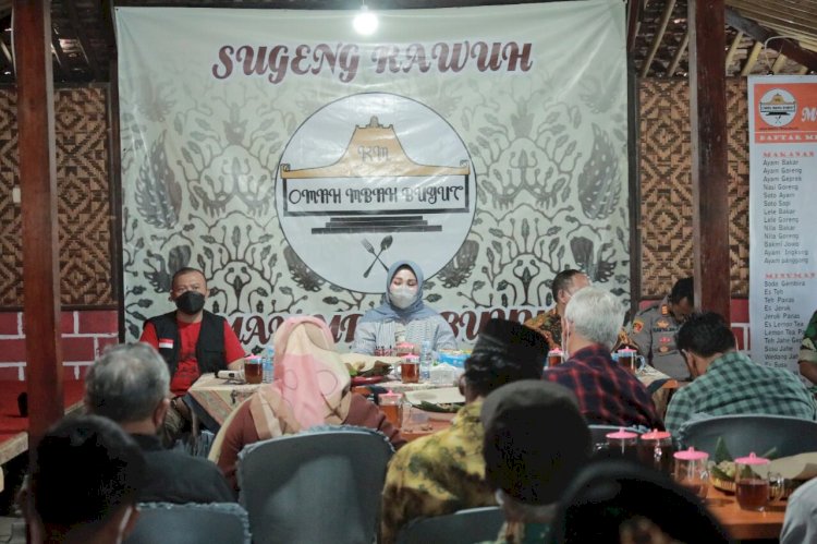 Bupati Ingin Keberadaan Warung-Warung di Girpasang Ditata Dengan Baik 