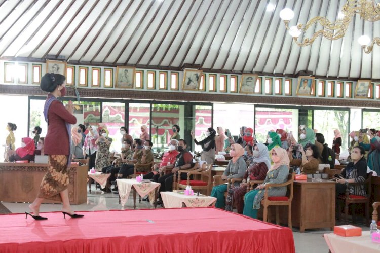 Bupati Klaten Launching Program Toko Daring DWP Klaten 