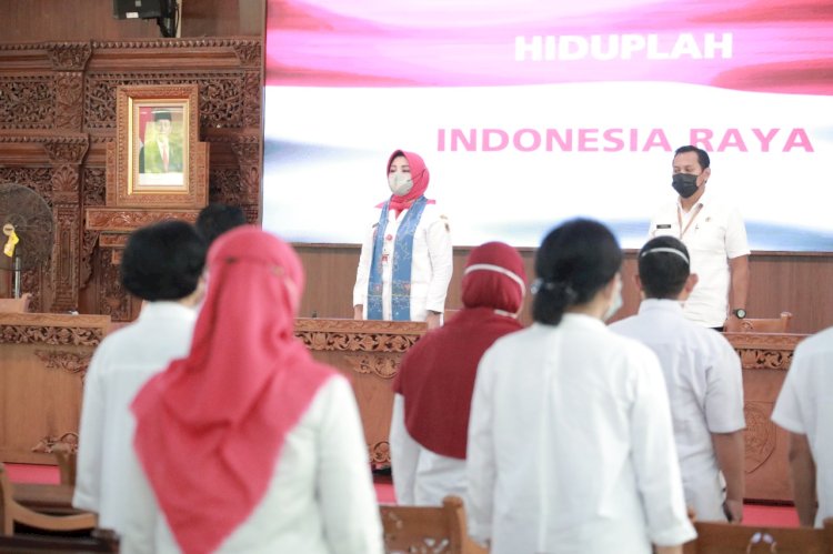 Bupati Klaten hadiri Penggalangan Komitmen Pembangunan dan Evaluasi Zona Integritas Wilayah Bebas Korupsi (WBK) dan Wilayah Birokrasi Bersih dan Melayani (WBBM).