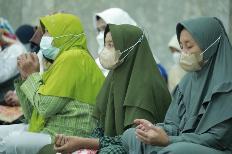 Bupati Serahkan Santunan kepada 50 Yatim/Piatu di Kabupaten Klaten