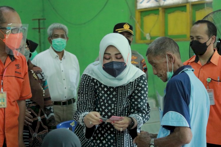 Bupati Klaten dan Kapolres Lakukan Monitoring Penyerahan BLT Minyak Goreng