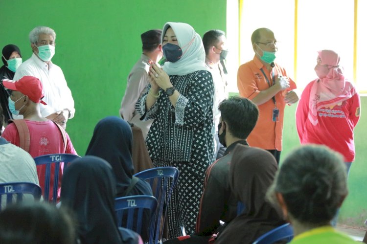 Bupati Klaten dan Kapolres Lakukan Monitoring Penyerahan BLT Minyak Goreng