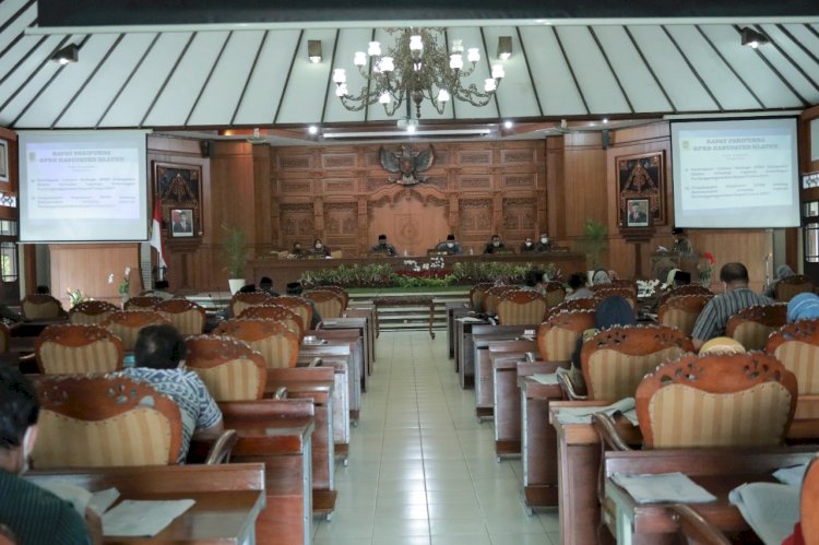 Rapat Paripurna DPRD Persetujuan Catatan Strategis & Penyampaian Keputusan Terhadap Laporan Keterangan Pertanggungjawaban Bupati Tahun 2021