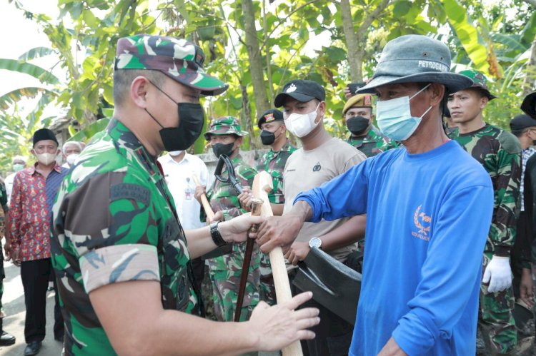 Bersama Danrem 074 Warastratama, Bupati Klaten Membuka Program TNI Manunggal Membangun Desa Ke 113 